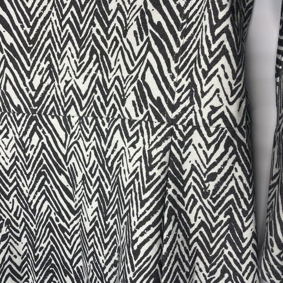 Cabi Zig Zag Ponte Knit Jacket Size Med Gray 3/4 Sleeve Button Up Cotton #3034 - Picture 6 of 10